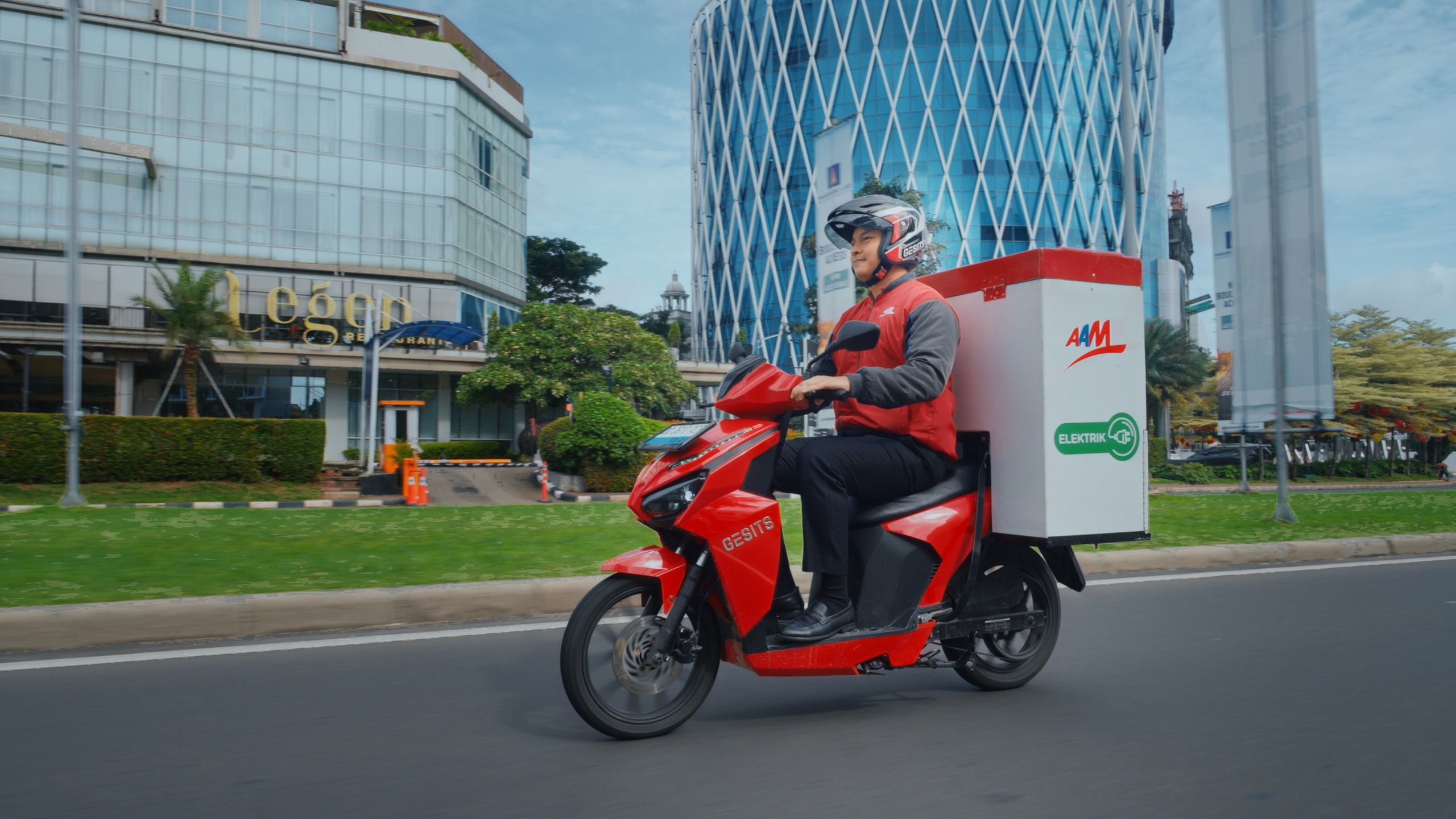 MDLA telah mengoperasikan 106 unit kendaraan listrik yang tersebar di 15 cabang operasional di 13 kota besar di Indonesia. DOK/MDLA ESG Berjalan Mulus, MDLA Catat Emisi Karbon Turun 5 Persen