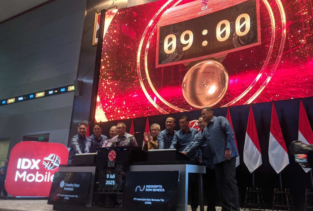 Potret listing perdana IPO COIN & CDIA pada Rabu (9/7). Indokripto (COIN) Resmi Melantai, Sahamnya Mentok ARA