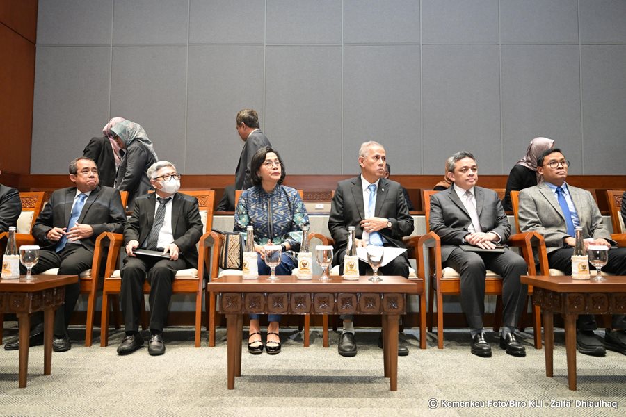 Delapan fraksi menyatakan menerima dan memberikan persetujuan RUU tentang Pertanggungjawaban atas Pelaksanaan Anggaran Pendapatan dan Belanja Negara (P2APBN) Tahun 2024 Pemerintah-DPR Setuju Pembahasan Pertanggungjawaban APBN 2024 Dilanjut