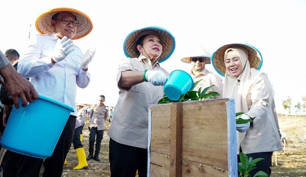Kepala NFA Arief Prasetyo Adi usai menghadiri kegiatan Penanaman Jagung Serentak di Lahan Perhutanan Sosial yang digelar di Kabupaten Grobogan, Jawa Tengah, Rabu (9/7/2025) NFA Dukung Pemanfatan Perhutanan Sosial untuk Tanam Jagung