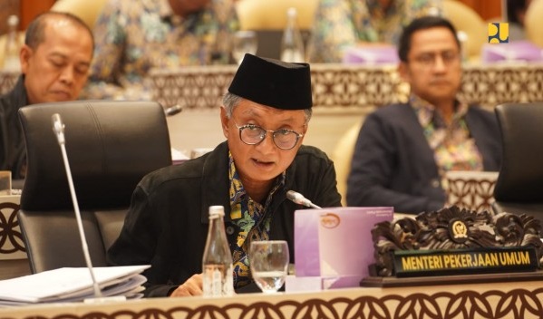 Menteri PU Dody Hanggodo saat mengikuti Rapat Kerja dengan Komisi V DPR RI, di Senayan, Jakarta, Rabu (9/7/2025). Kementerian PU Dapat Pagu Rp70,86T untuk 2026, Ini Prioritasnya