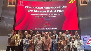 Manajemen PTMR ketika mencatatkan sahamnya di BEI. BEI Interogasi PTMR Soal Pengendali Baru