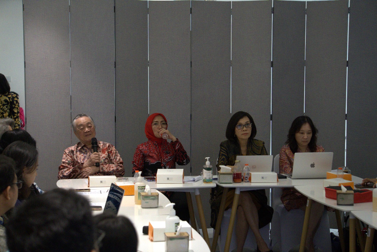 Narasumber yang hadir pada acara Prodia Meet The Press with ProSTEM Senin (14/7): 1. Andi Wijaya - Founder & Komisaris Utama PT Prodia Widyahusada Tbk & PT Prodia StemCell Indonesia 2. Cynthia Retna Sartika - Direktur PT Prodia StemCell Indonesia 3. Dewi Muliaty - Direktur Utama PT Prodia Widyahusada Tbk. 4. Liana Kuswandi - Direktur Keuangan PT Prodia Widyahusada Tbk. Caplok 30 Persen Saham ProSTEM, Begini Penjelasan PRDA