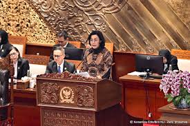 Menteri Keuangan Sri Mulyani Indrawati mewakili pemerintah dalam rapat dengan Badan Anggaran (Banggar) DPR RI dan pemerintah menyepakati Kerangka Ekonomi Makro dan Pokok Pokok Kebijakan Fiskal (KEMPPKF) 2026. Dok. Kementerian Keuangan. DPR-Pemerintah Sepakati KEMPPKF 2026, Ekonomi 5,2-5,8 Persen