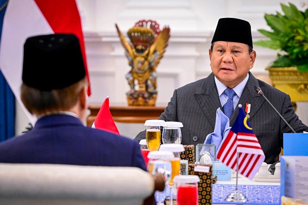 Presiden Prabowo Subianto, Selasa (29/7) kemarin menggelar pertemuan konsultasi tahunan dengan Perdana Menteri (PM) Malaysia, Dato’ Seri Anwar Ibrahim, di Istana Merdeka, Jakarta. Malaysia Sepakat Beri Kesempatan Sekolah Bagi Anak Pekerja Migran RI
