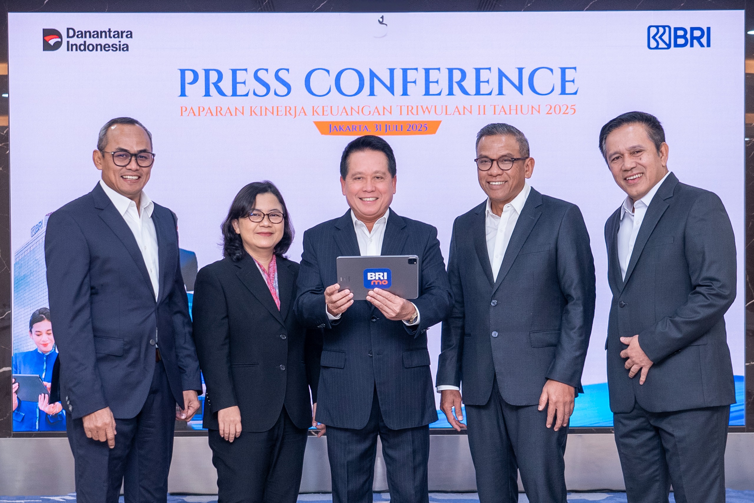 Direktur Utama BRI Hery Gunardi ketika paparan kinerja secara virtual Kamis (31/7). BRI (BBRI) Cetak Laba Rp26,5T di Semester I-2025