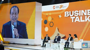 Konglomerat Chairul Tanjung membagikan 3 kunci sukses dalam acara LPS Financial Festival 2025, di Dyandra Convention Center, Surabaya, Jawa Timur, Rabu (6/8/2025). Dok. CNBC Indonesia. Dalam LPS Financial Festival 2025, Bos CT Corp Bagikan Kunci Suksesnya