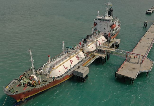 OPERASI - Terminal Liquefied Petroleum Gas (LPG) besutan Heksa Energi Mitraniaga, entitas perseroan untuk memasok produk energi Jawa Tengah. FOTO - ISTIMEWA Semester I-2025, Emiten Suami Puan (RAJA) Catat Laba Anjlok 21 Persen