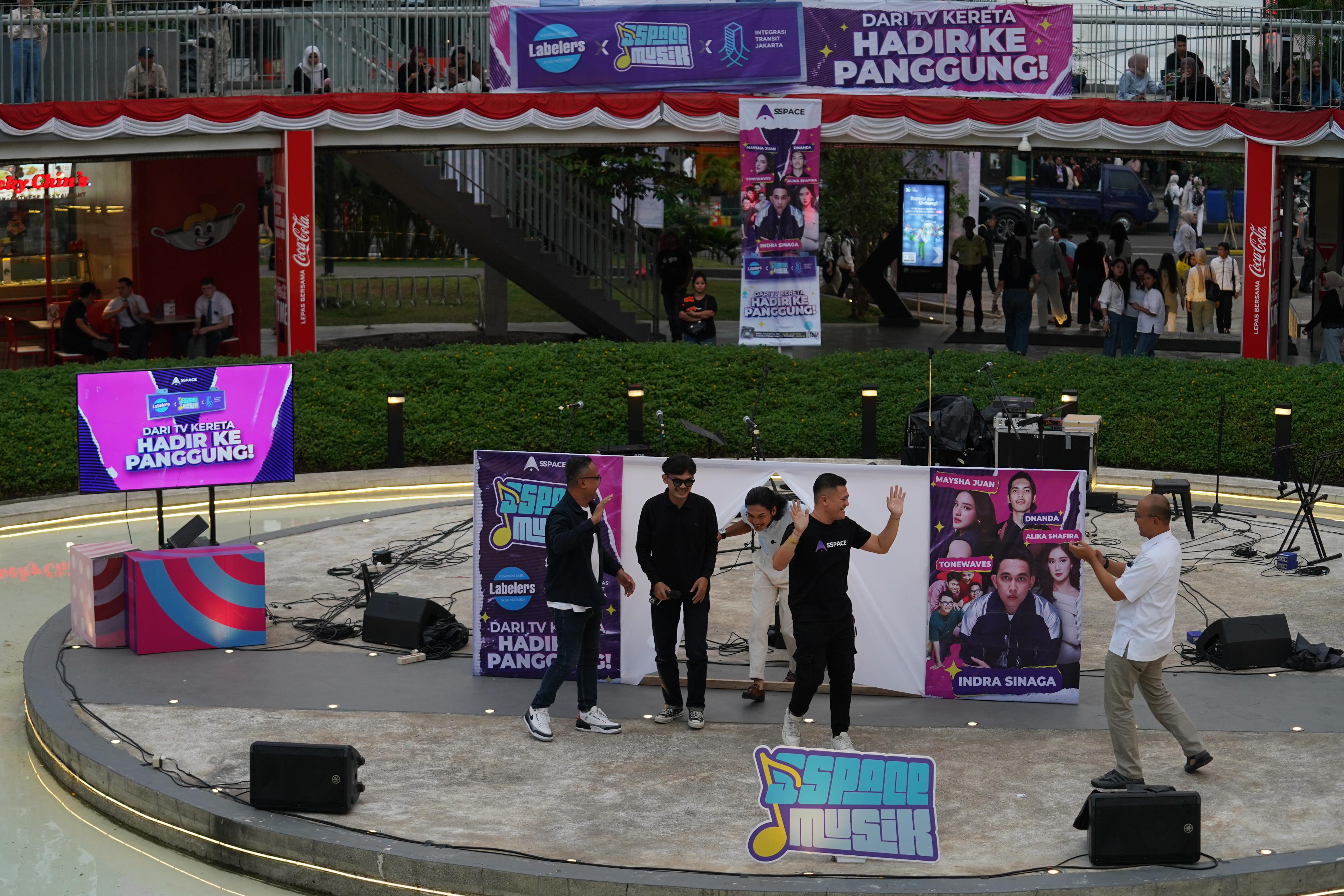 DOOH Sukses Bawa SSPACE Musik dari TV Kereta Hadir ke Panggung