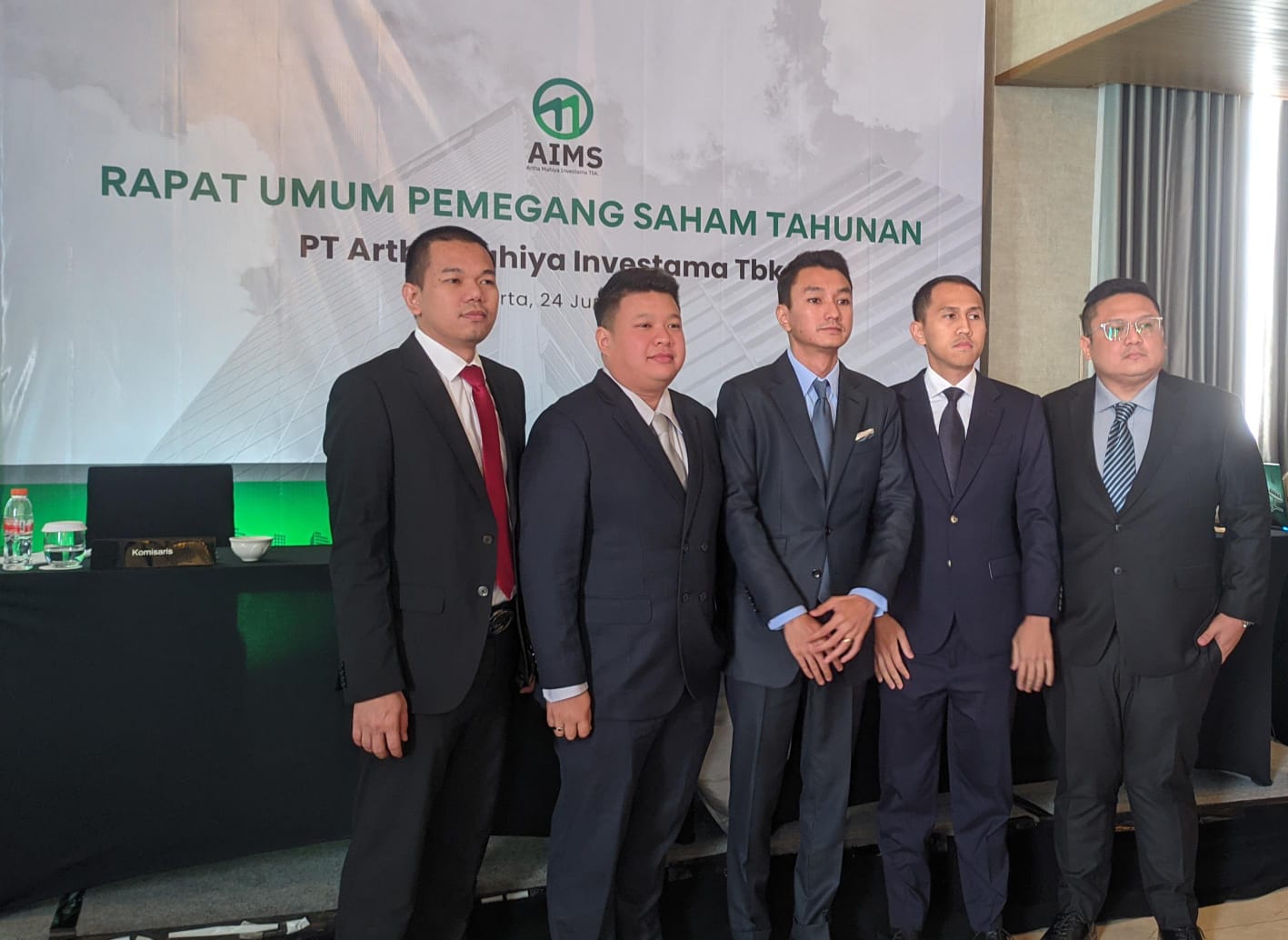 Manajemen perseroan PT Artha Mahiya Investama Tbk. (AIMS). FOTO - EmitenNews.com/Akhmad Jiharka. Pengendali AIMS Buang Lagi 12,3 Juta Saham di FCA