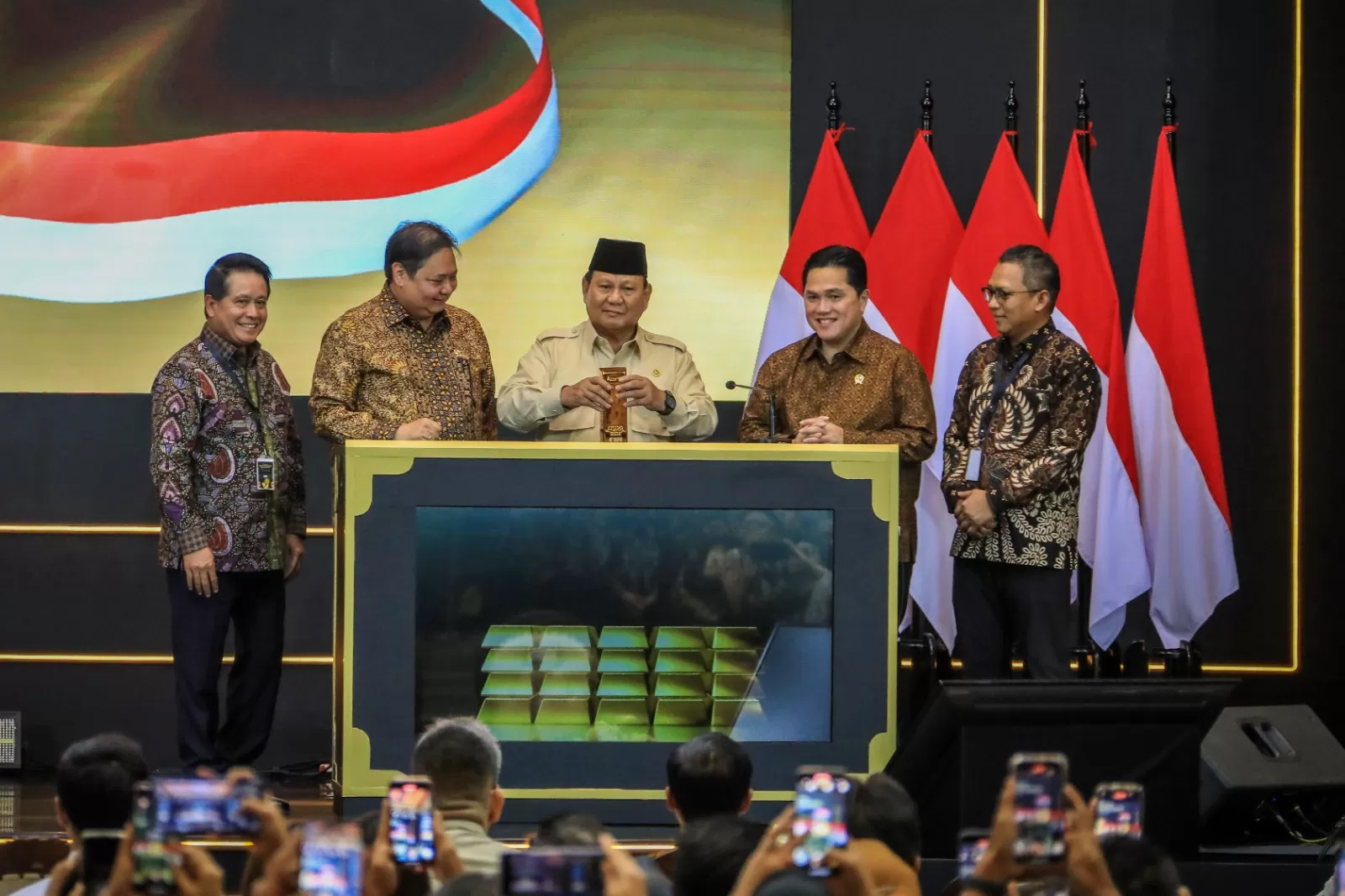 Presiden Prabowo Subianto meresmikan pengoperasian bank emas pada 26 Februari 2025. dok. BRI. Peluang Spin Off Bank Emas, Bos Pegadaian Bicara Kondisi Idealnya