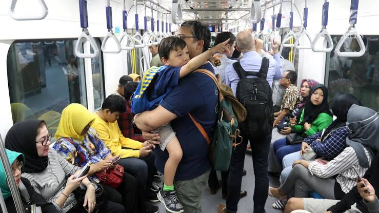 Menhub Berharap Makin Banyak Masyarakat Gunakan Transportasi Umum