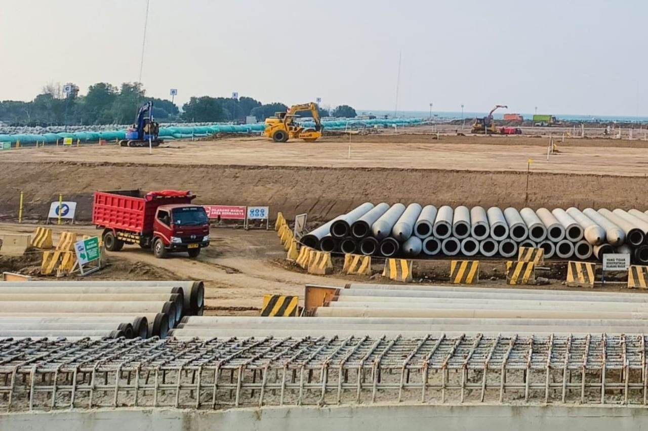 Akselerasi! SMGR Pasok Puluhan Ribu Ton Semen Tol Semarang-Demak
