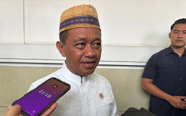 Presiden Prabowo Subianto meminta Menteri Energi dan Sumber Daya Mineral (ESDM) Bahlil Lahadalia untuk menertibkan seluruh kegiatan pertambangan ilegal.(Foto: Kementerian ESDM) Bahlil Minta Dukungan Parpol Sikat Orang Besar di Balik Tambang Ilegal
