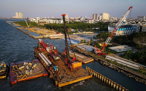PT Brantas Abipraya (Persero) kembali berperan dalam mendukung pembangunan infrastruktur dengan menggarap pembangunan tanggul laut di kawasan Jakarta Utara. PT Brantas Abipraya Garap Tanggul Laut di Jakarta Utara