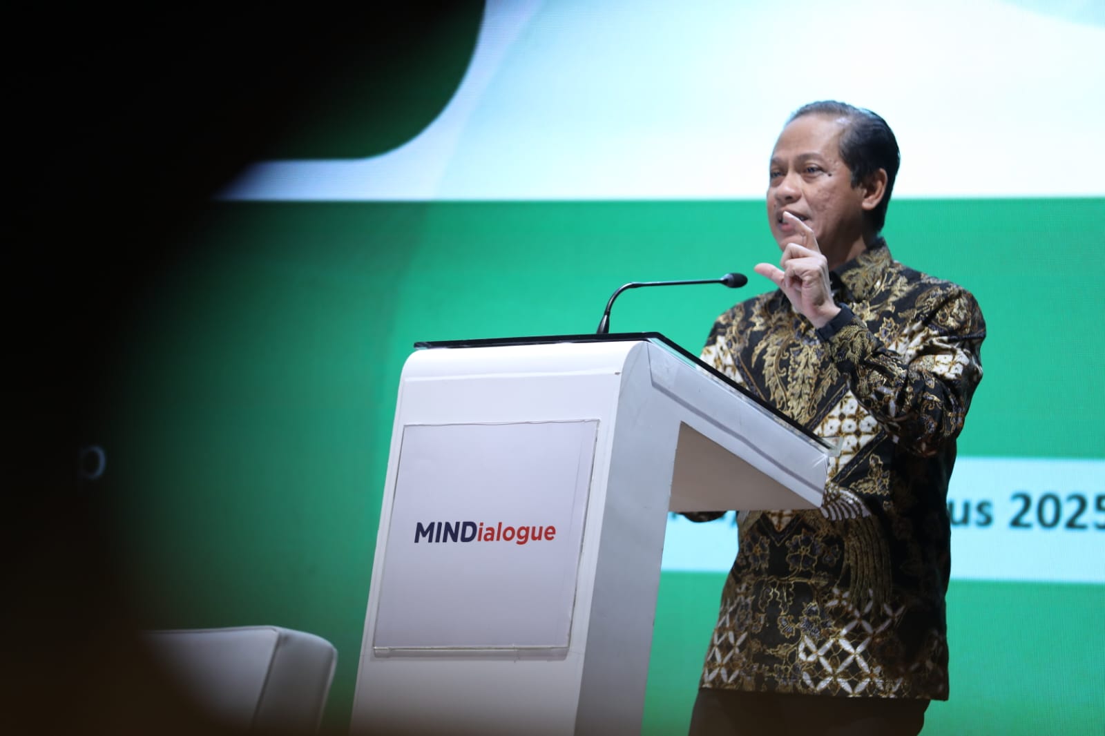 Menteri Lingkungan Hidup dan Kehutanan (LHK) Hanif Faisol Nurofiq menempatkan PT Vale Indonesia Tbk, anggota BUMN Holding Industri Pertambangan Indonesia MIND ID, sebagai contoh nyata investasi lingkungan yang progresif dan berkelanjutan. MIND ID Pacu Investasi Hijau, Jadi Barometer Tambang Nasional