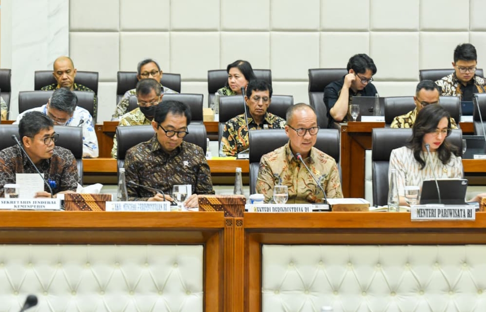 Menteri Perindustrian Agus Gumiwang Kartasasmita dalam Rapat Kerja dengan Komisi VII DPR di Jakarta, Rabu (3/9) Tiga Prioritas Industri 2026: Hilirisasi, Ekspor, Transformasi Hijau
