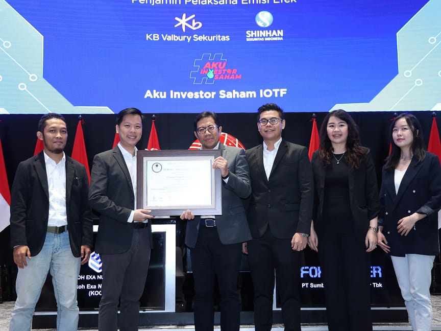 Manajemen IOTF ketika mencatatkan sahamnya di BEI IOTF Batal Diakuisisi, Bosnya Cuan?