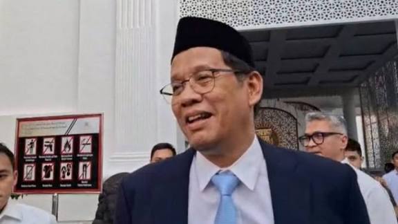 Menteri Keuangan, Purabaya Yudhi Sadewa, saat menyambangi Kantor Kementerian Keuangan, Senin (8/9). Menkeu Purbaya Yakin Pascareshuffle IHSG Kembali ke Jalur Hijau