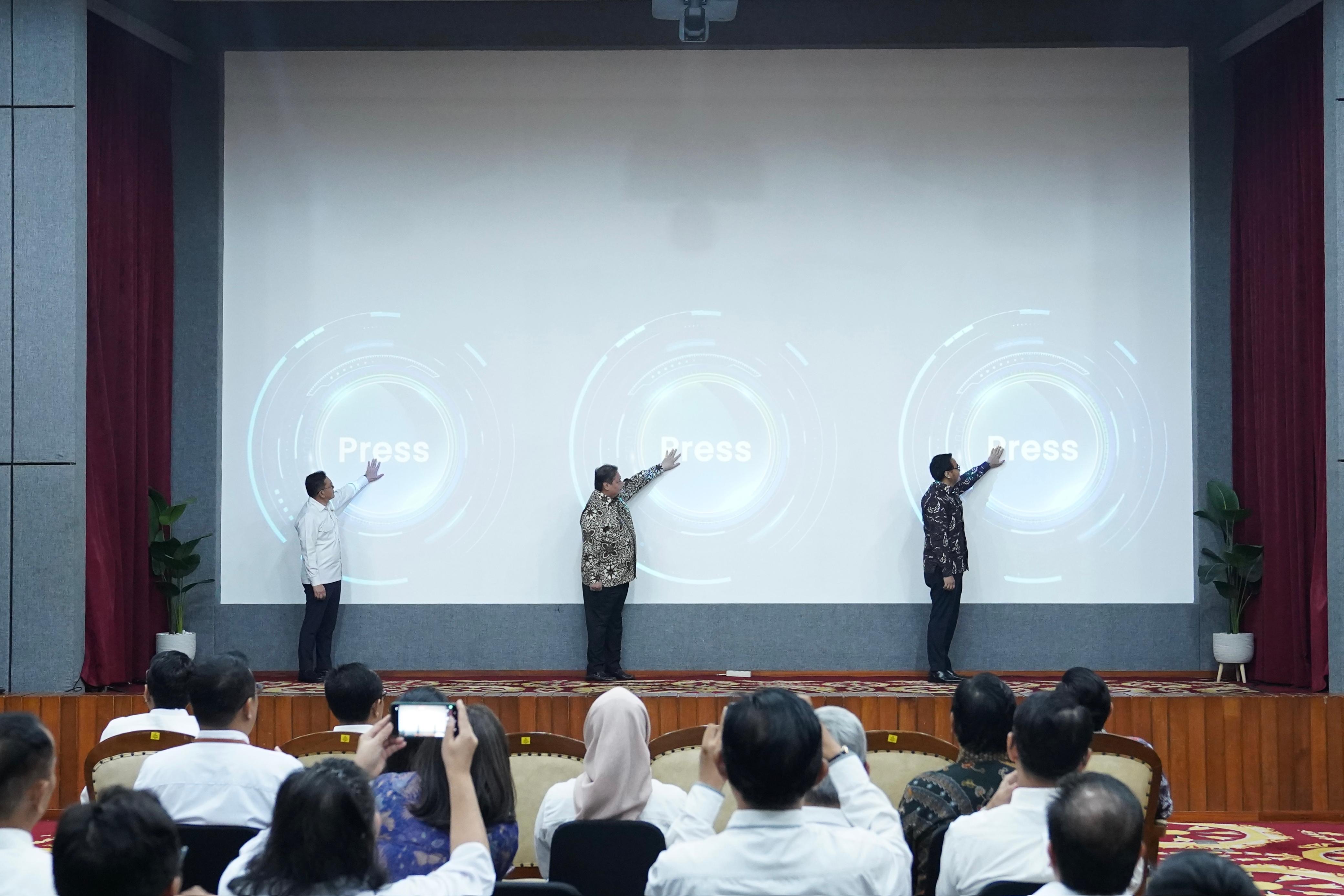 Menteri Koordinator Bidang Perekonomian Airlangga Hartarto dalam acara Kick Off Road to Hari Belanja Online Nasional (Harbolnas) 2025 di Graha Sawala Kemenko Perekonomian, Senin (8/09) Harbolnas 2025 Targetkan Transaksi Produk Lokal Hingga Rp35 Triliun