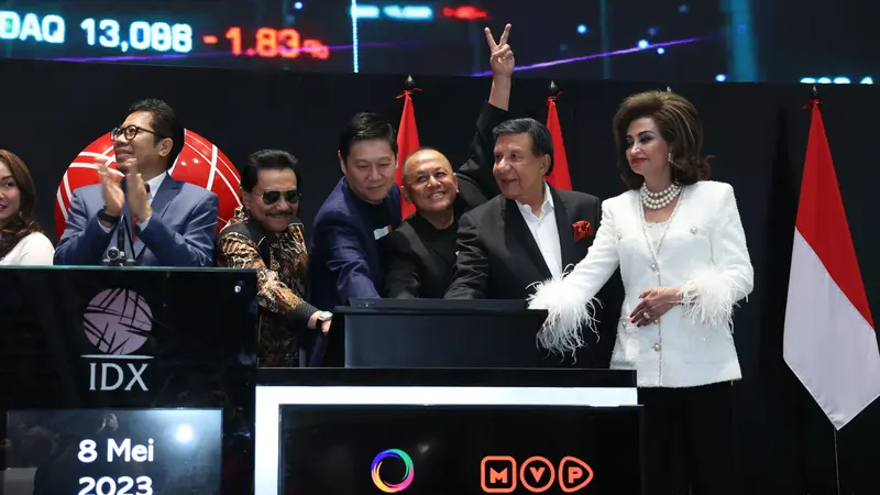 Pengurus Tripar Multivision Plus kala mengikuti seremonial pencatatan perdana saham di Main Hall Bursa Efek Indonesia. FOTO - ISTIMEWA Lagi! Pengendali RAAM Lepas 243,69 Juta Lembar