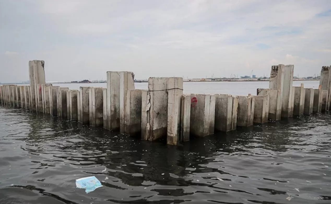 Ilustrasi tanggul beton di Cilincing, Jakarta Utara. Dok. Kumparan. KCN Ungkap Beton Laut Cilincing Proyek Pelabuhan Milik Pemerintah