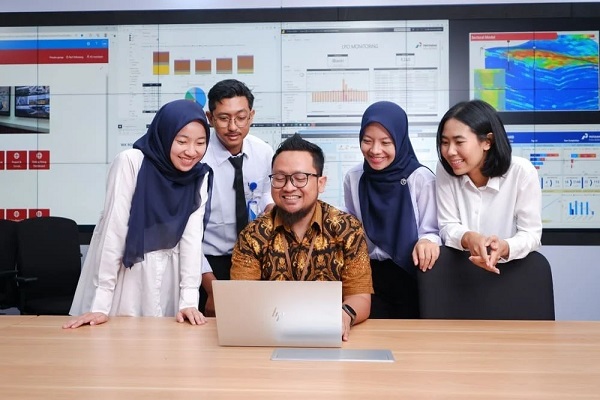 Pemerintah saat ini tengah mematangkan program magang nasional yang ditujukan bagi lulusan perguruan tinggi dengan maksimal satu tahun kelulusan atau fresh graduate.(Ilustrasi FotoL PN Malang) Program Magang Nasional Terbuka untuk Swasta dan BUMN