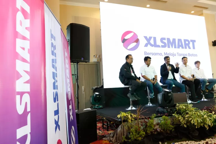 Direktur EXCL Asal Spanyol Borong Saham Saat Harga Turun