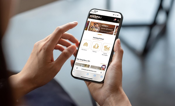 Dalam rangka mendukung pemberdayaan ekonomi lokal sekaligus memperluas akses pasar bagi Usaha Mikro, Kecil, dan Menengah (UMKM), Pertamina menghadirkan fitur Belanja UMKM di website resmi perusahaan yang dapat diakses melalui laman smexpo.pertamina.com. Pertamina Terus Matangkan Platform E-Commerce UMKM