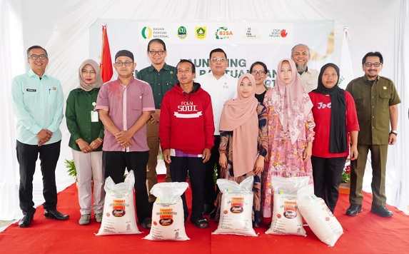 Kepala Badan Pangan Nasional/National Food Agency (NFA), Arief Prasetyo Adi ketika menghadiri Peluncuran Bantuan Pangan Terfortifikasi dan Biofortifikasi tahun 2025 di Kantor Kecamatan Pamijahan, Bogor, Selasa (30/9/2025). Badan Pangan Luncurkan Perdana Bantuan Pangan Fortifikasi