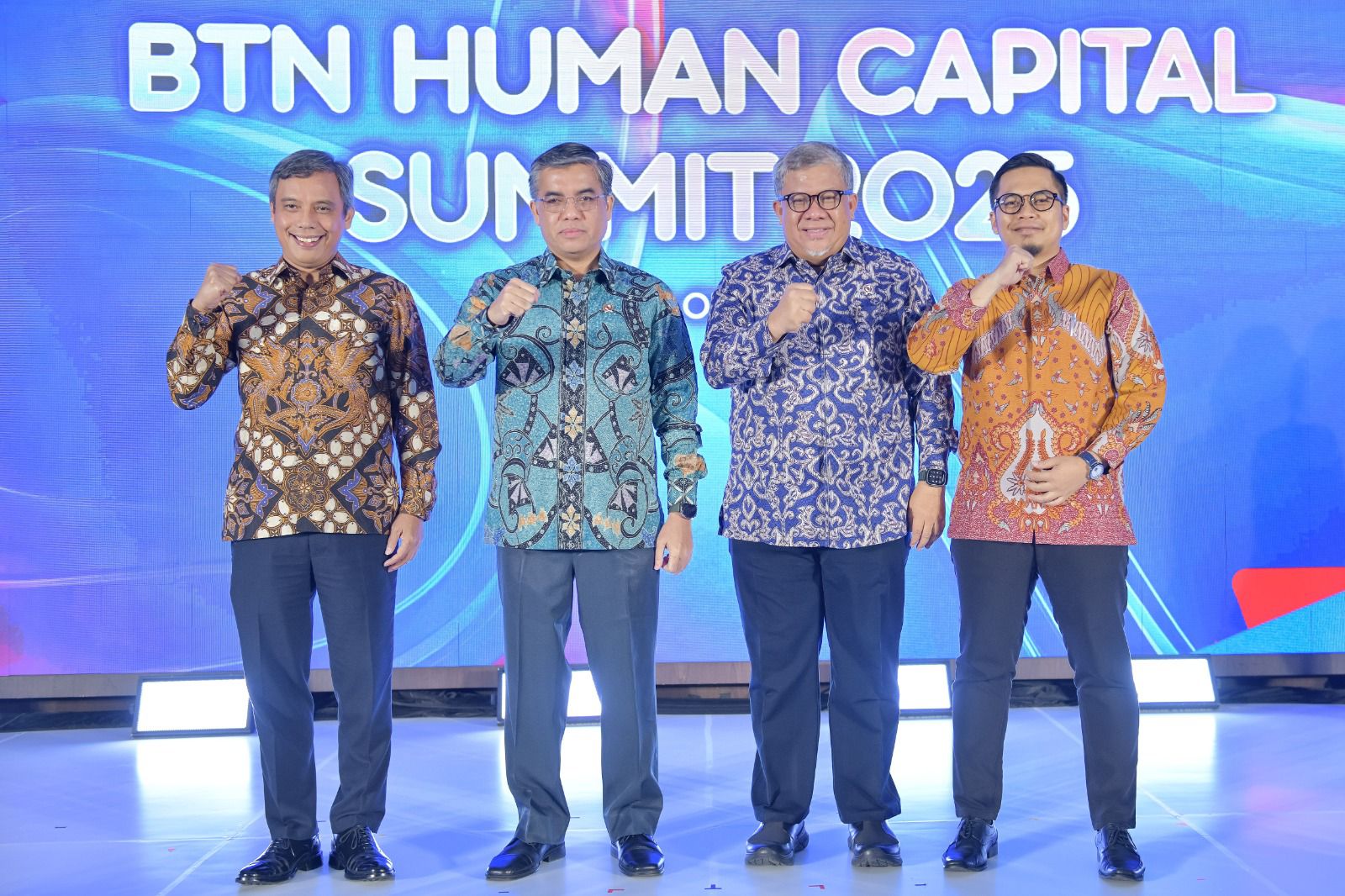 Bos BTN Nixon Napitupulu (paling kiri) pada acara Human Capital Summit 2025. FOTO - ISTIMEWA Perkuat Transformasi Talenta, BBTN Geber Human Capital Summit 2025