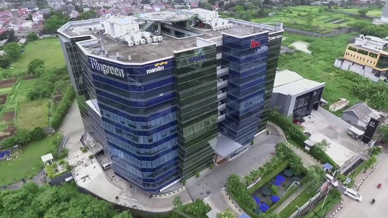 Gedung Radana Finance tampak berdiri tegak. FOTO - ISTIMEWA Laba Drop, HDFA Juni 2025 Defisit Rp422 Miliar