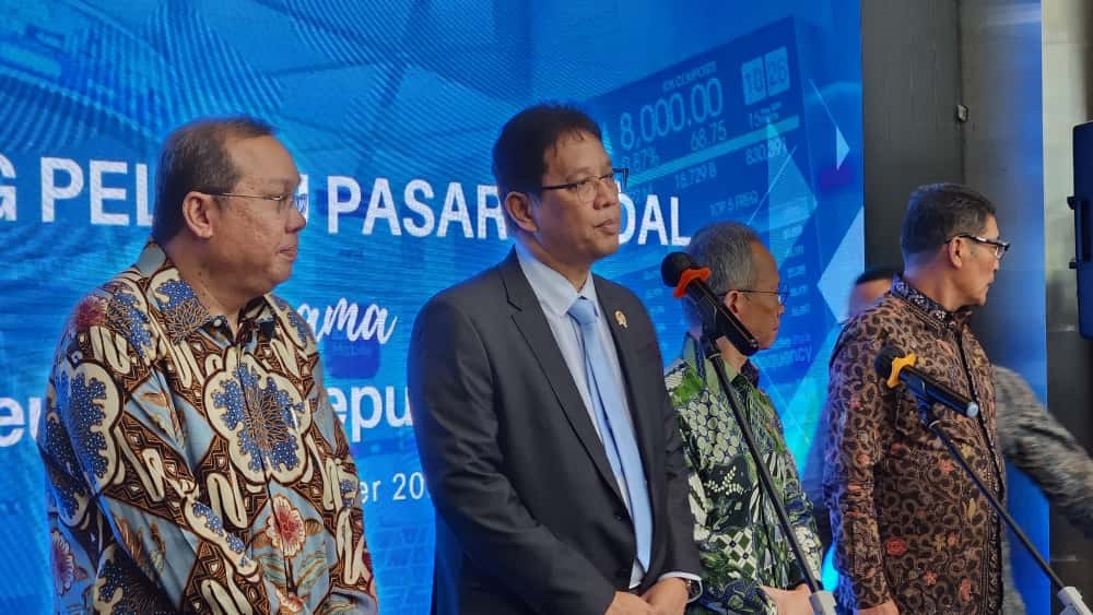 Menkeu Purbaya Yudhi Sadewa (tengah) ketika menggelar dialog pasar modal di gedung BEI Kamis (9/10). Menkeu Minta BEI Kendalikan Aksi Goreng Saham