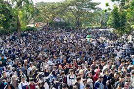 Ilustrasi JobFair Kabupaten Bekasi, diserbu peserta pencari kerja. Dok. JPNN. Pemerintah Perpanjang Masa Pendaftaran Pemagangan Fresh Graduate