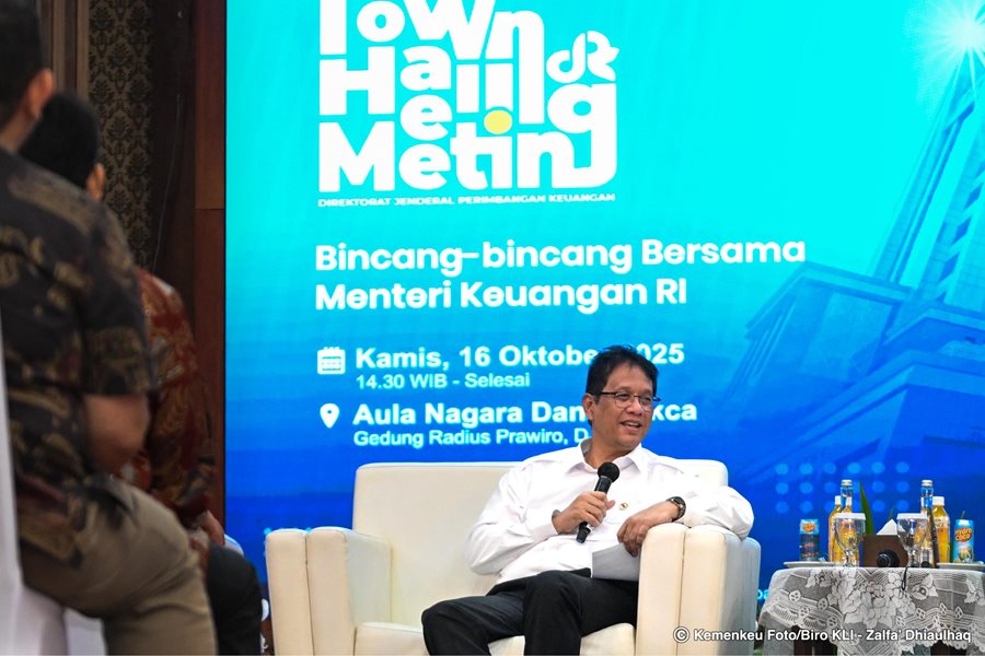 Menteri Keuangan (Menkeu) Purbaya Yudhi Sadewa ketika menghadiri Town Hall Meeting bersama pegawai DJPK di Jakarta pada Kamis (16/10). Menkeu ke DJPK: Itung Betul Kalau ada Permintaan Dana