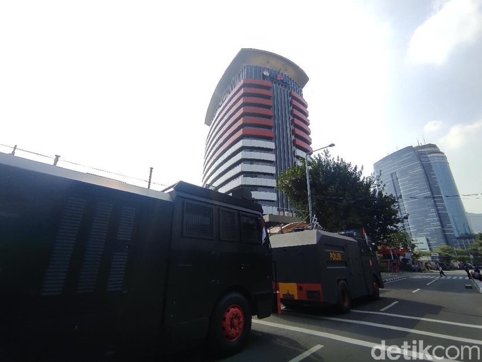 Hari Terakhir Novel Baswedan Cs di KPK, Gedung Merah Putih Dijaga Ketat Polisi