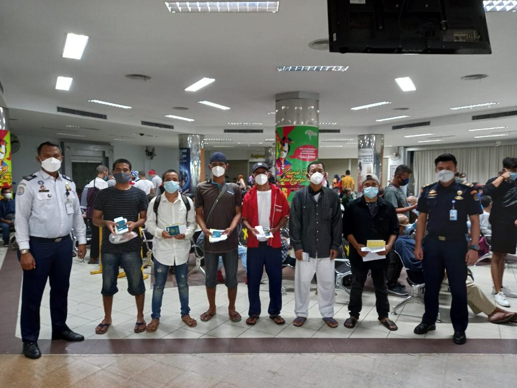 Syukur! DelapanĀ Nelayan Indonesia Yang Ditangkap Otoritas Malaysia Dipulangkan