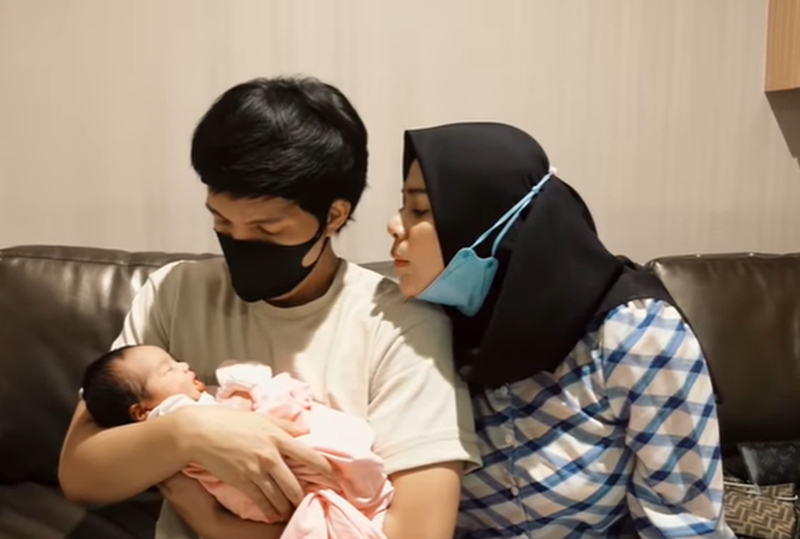 Telah Lahir Baby A, Putri Pasangan Aurel Hermansyah - Atta Halilintar