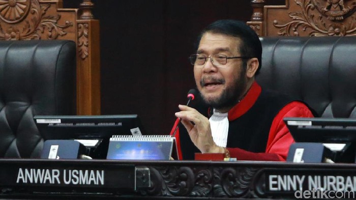 Lamar Adik Presiden Jokowi, Ketua MK Segera Melepas Masa Duda