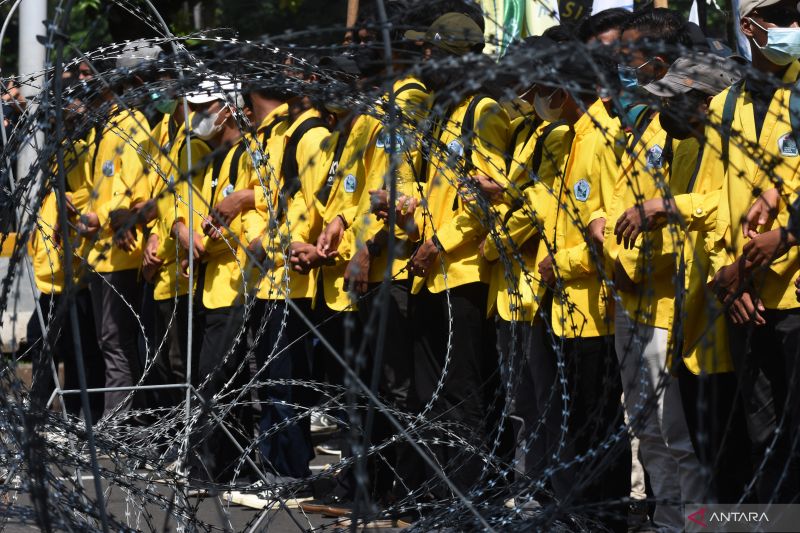 Demo di Depan Gedung DPR RI, Mahasiswa Bawa Empat Tuntutan