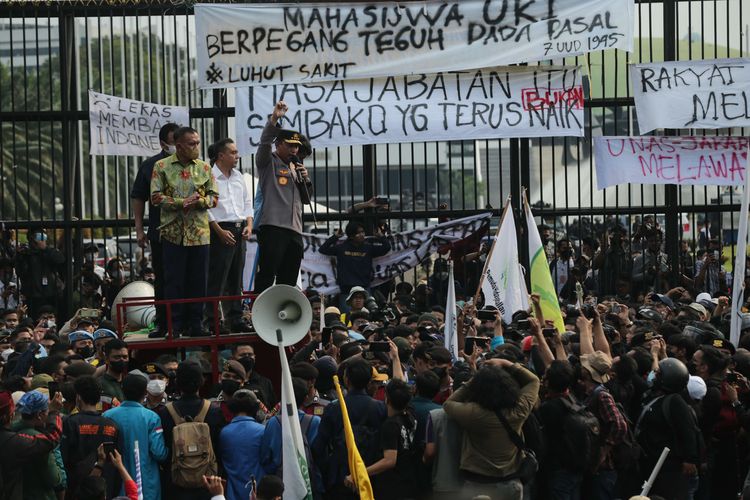 Di Depan Massa Mahasiswa, Pimpinan DPR Jamin tak ada Lagi Wacana Presiden 3 Periode