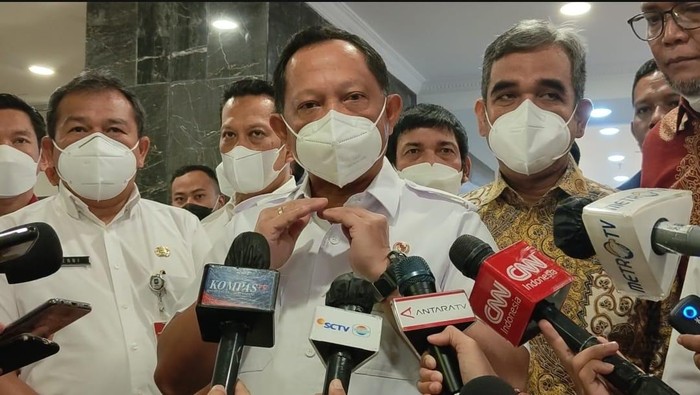 Saat Rapat di DPR, Mendagri Pastikan Sikap Pemerintah Pemilu Tetap 2024