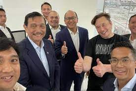 Temui Elon Musk di Amerika, Luhut akan Tanya Serius Nggak Berinvestasi di Indonesia