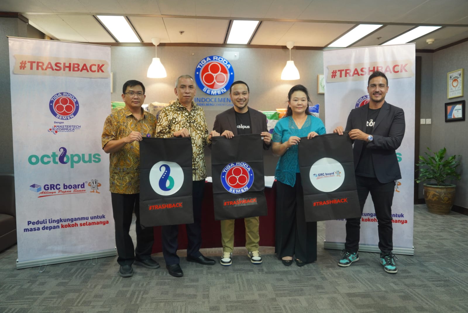 Indocement (INTP) Bangun Kolaborasi Pengelolaan Sampah via Program Trashback