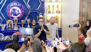 Masih Menanggung Kesedihan Mendalam, Gilang Juragan 99 Mundur dari Presiden Arema FC