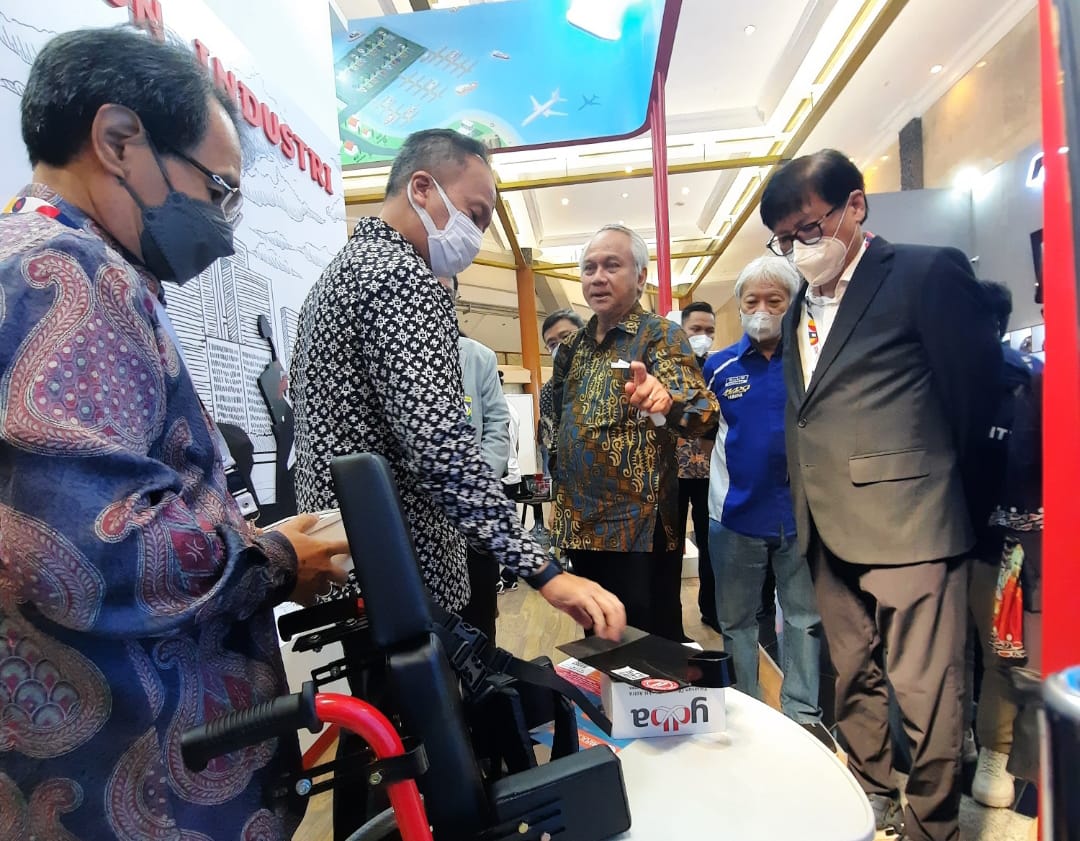 Selain Komponen Otomotif, YDBA Hadirkan Aksesoris Berkendara Motor dalam Pameran IMOS 2022