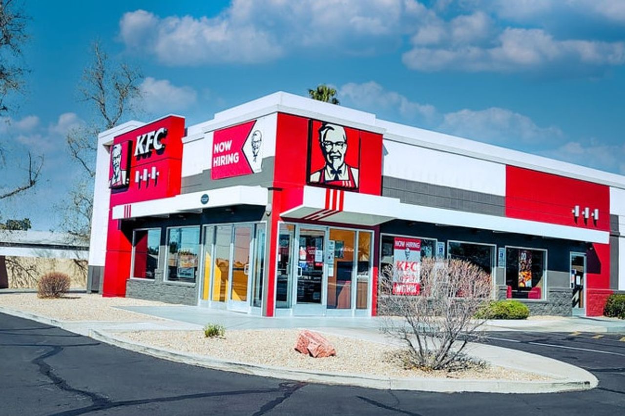 Susut 91 Persen, Rugi Fast Food (FAST) per September 2022 Jadi Rp17,16 Miliar