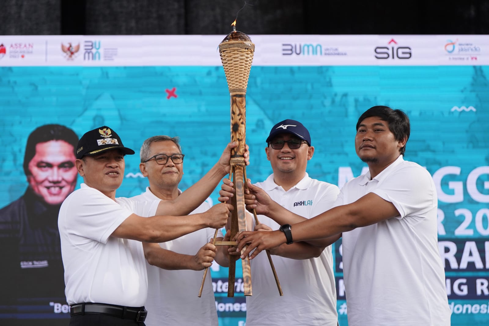 Rayakan HUT ke-25 Kementerian BUMN, SIG dan Anak Usaha Ajak Masyarakat Jalan Sehat