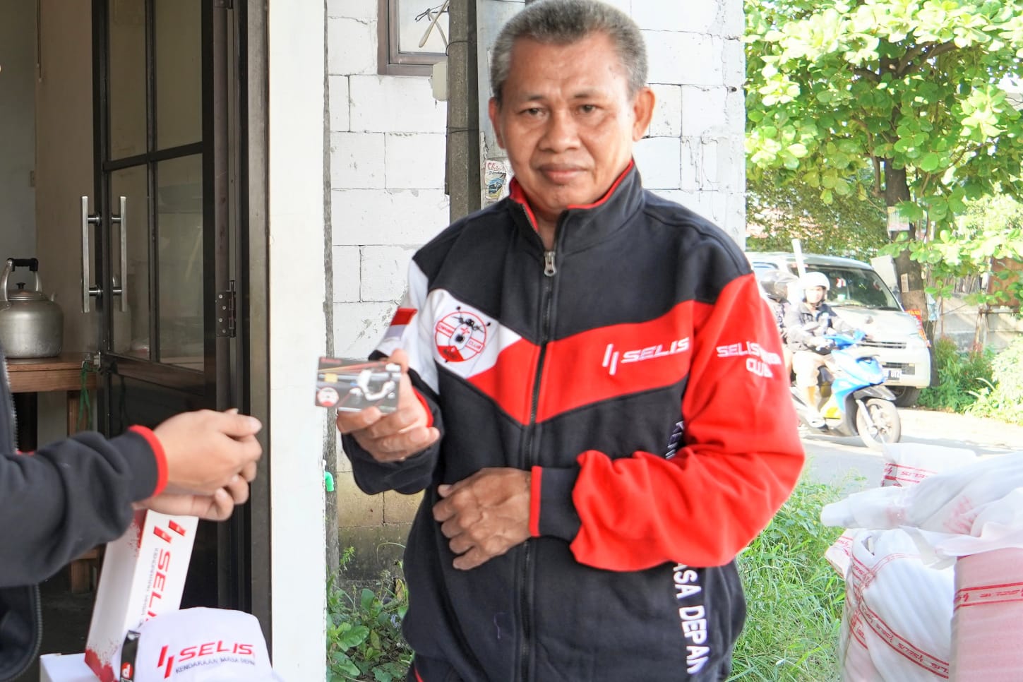 Perdana! Ini Dia Nureman Penerima Bantuan Pemerintah Untuk Motor Listrik Merek Selis