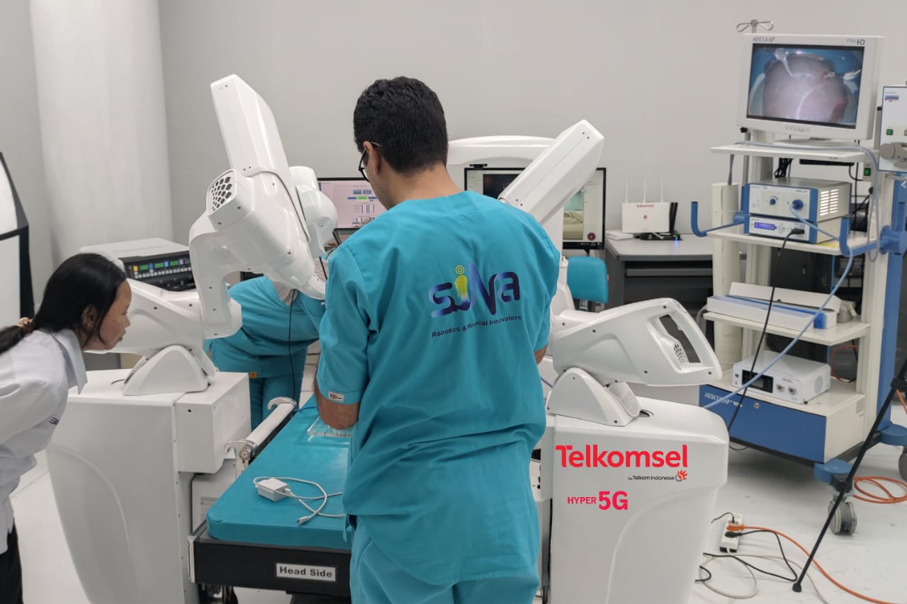 Telkomsel Dukung Kemenkes Uji Coba Inovasi Robotic Telesurgery Pertama di Indonesia